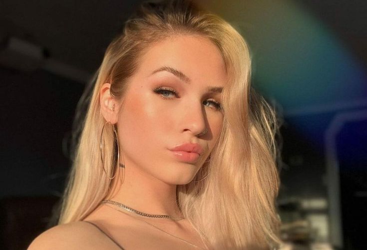 Sky Bri is a social media influencer and model from the United States of America. She is also an adult content maker who rose to fame after her OnlyFans videos